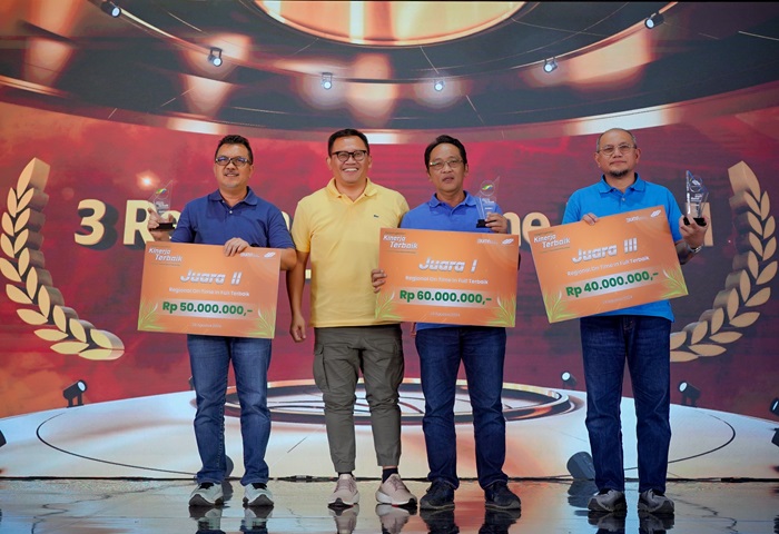 Konsistensi Transformasi PTPN IV Regional III Diganjar Tiga Penghargaan Kinerja Terbaik